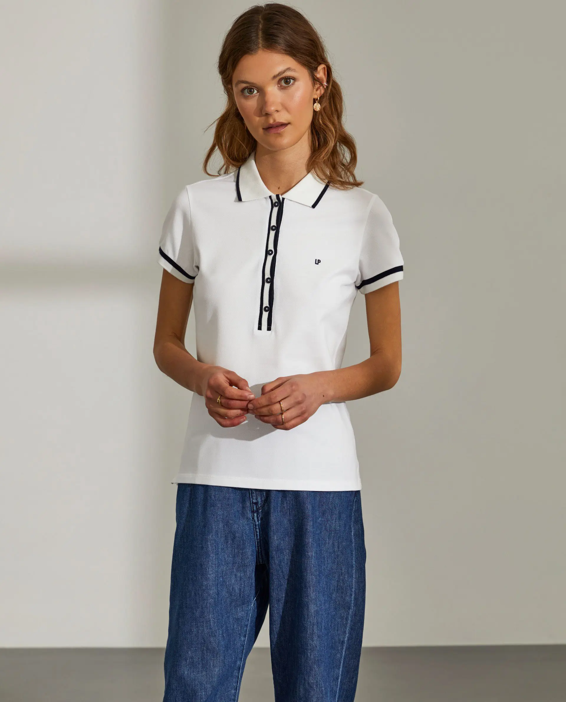 polo para mulher de algodão elástico com carcela e risca em contraste