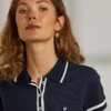 polo para mulher de algodão elástico com carcela e risca em contraste