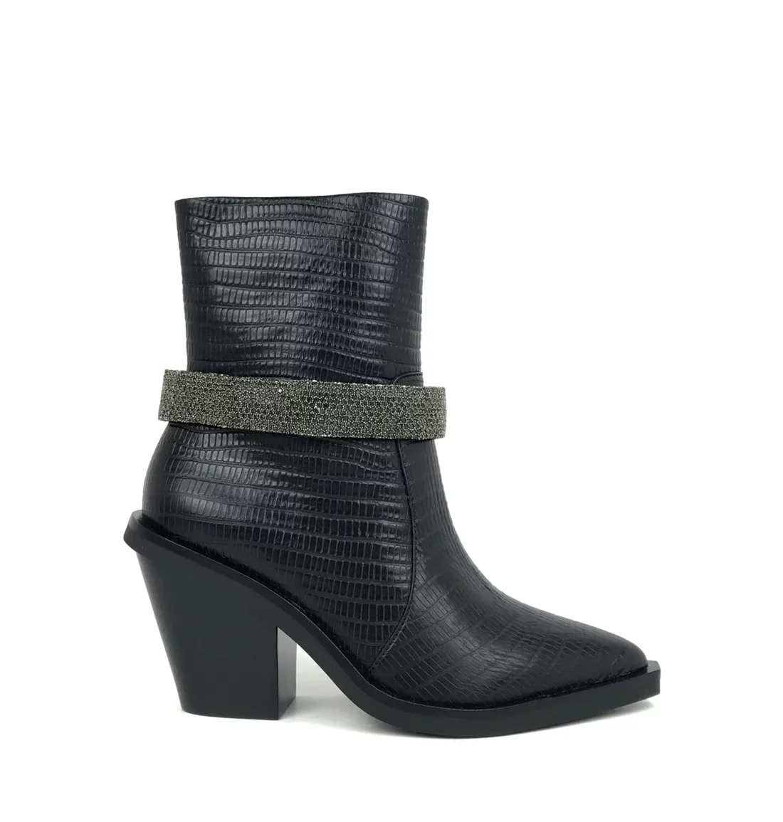 botas pretas niyaty