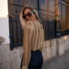túnica estampada com encaixe em renda