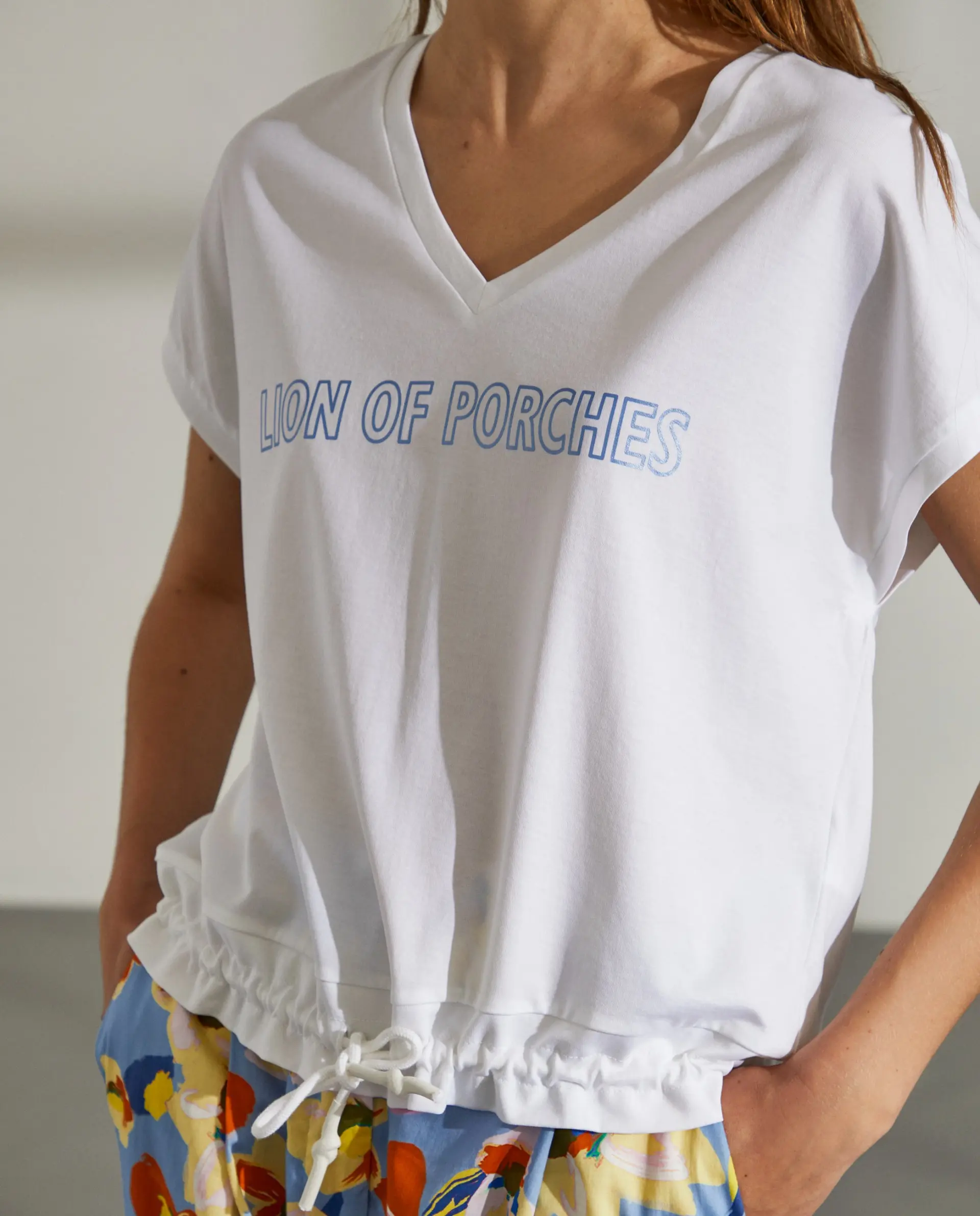 t shirt para mulher de algodão com bainha ajustável