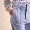 jeans com detalhe tecido