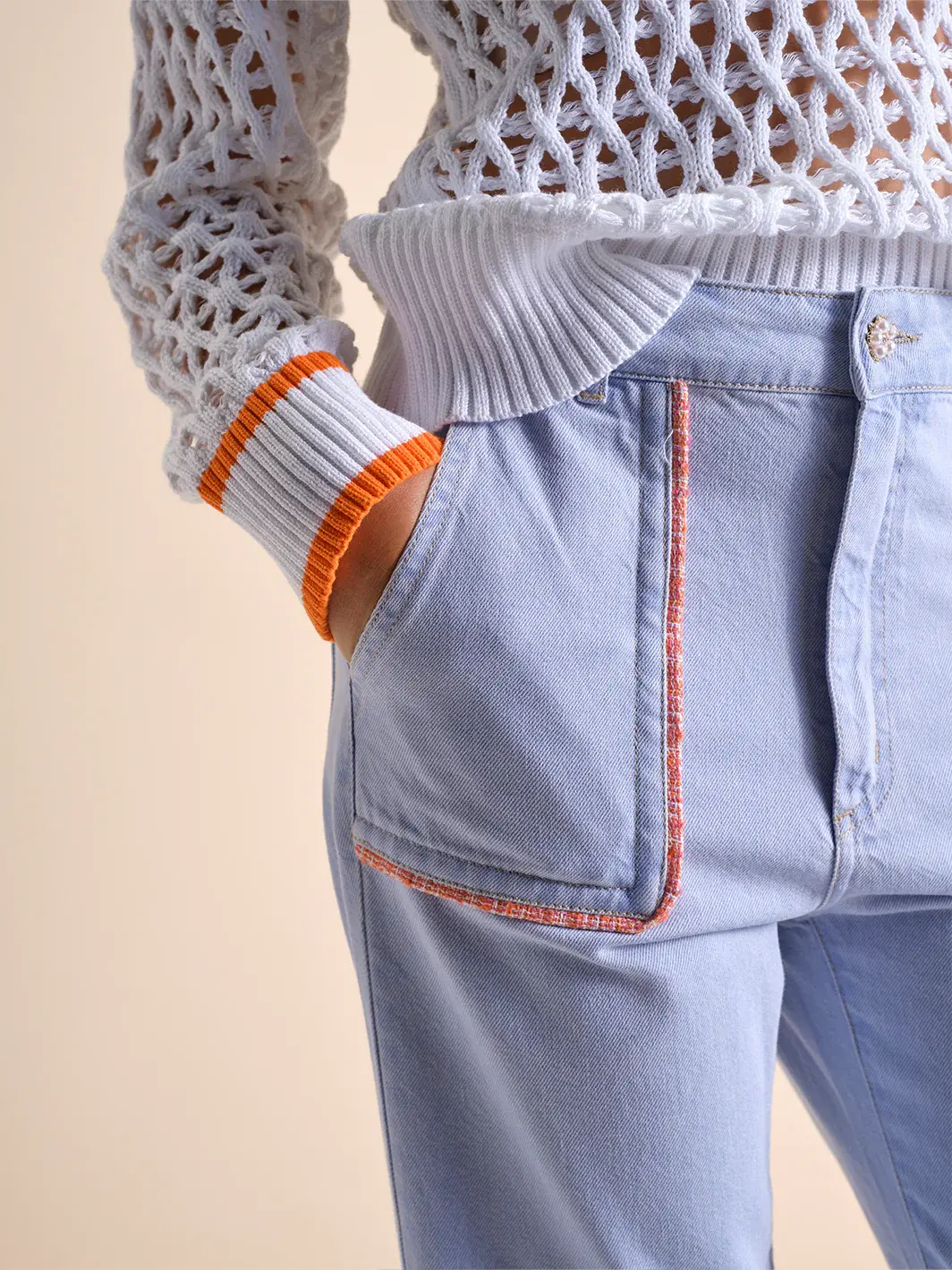 jeans com detalhe tecido
