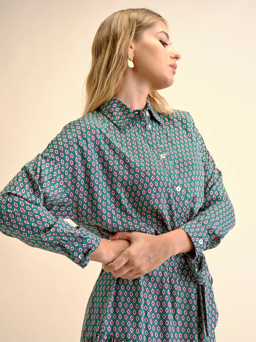 vestido camiseiro com cinto
