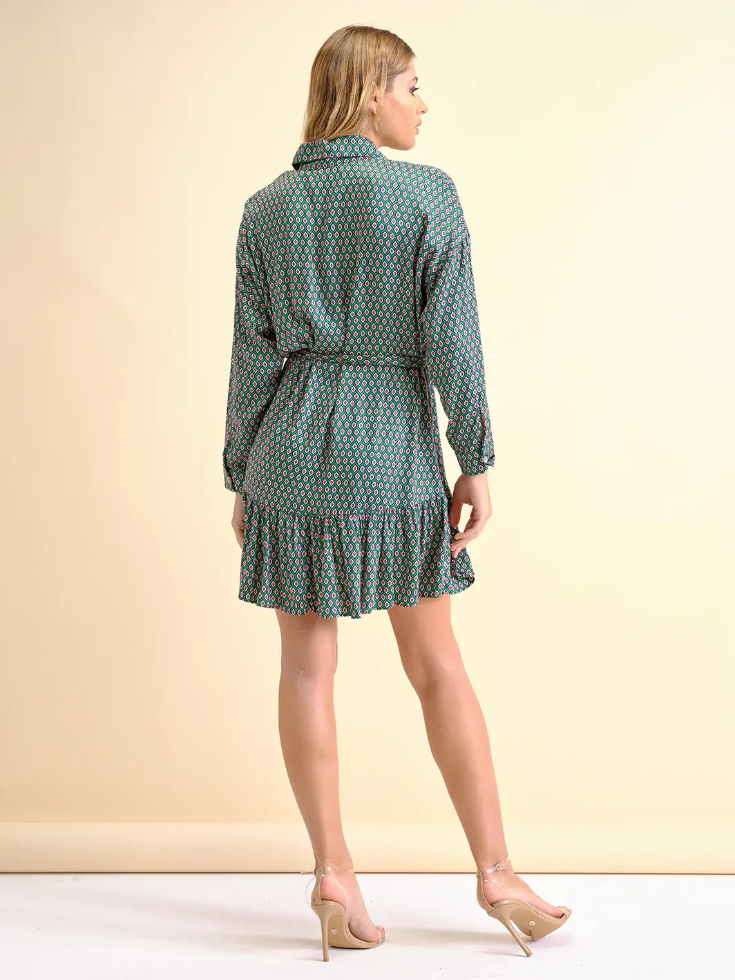 vestido camiseiro com cinto