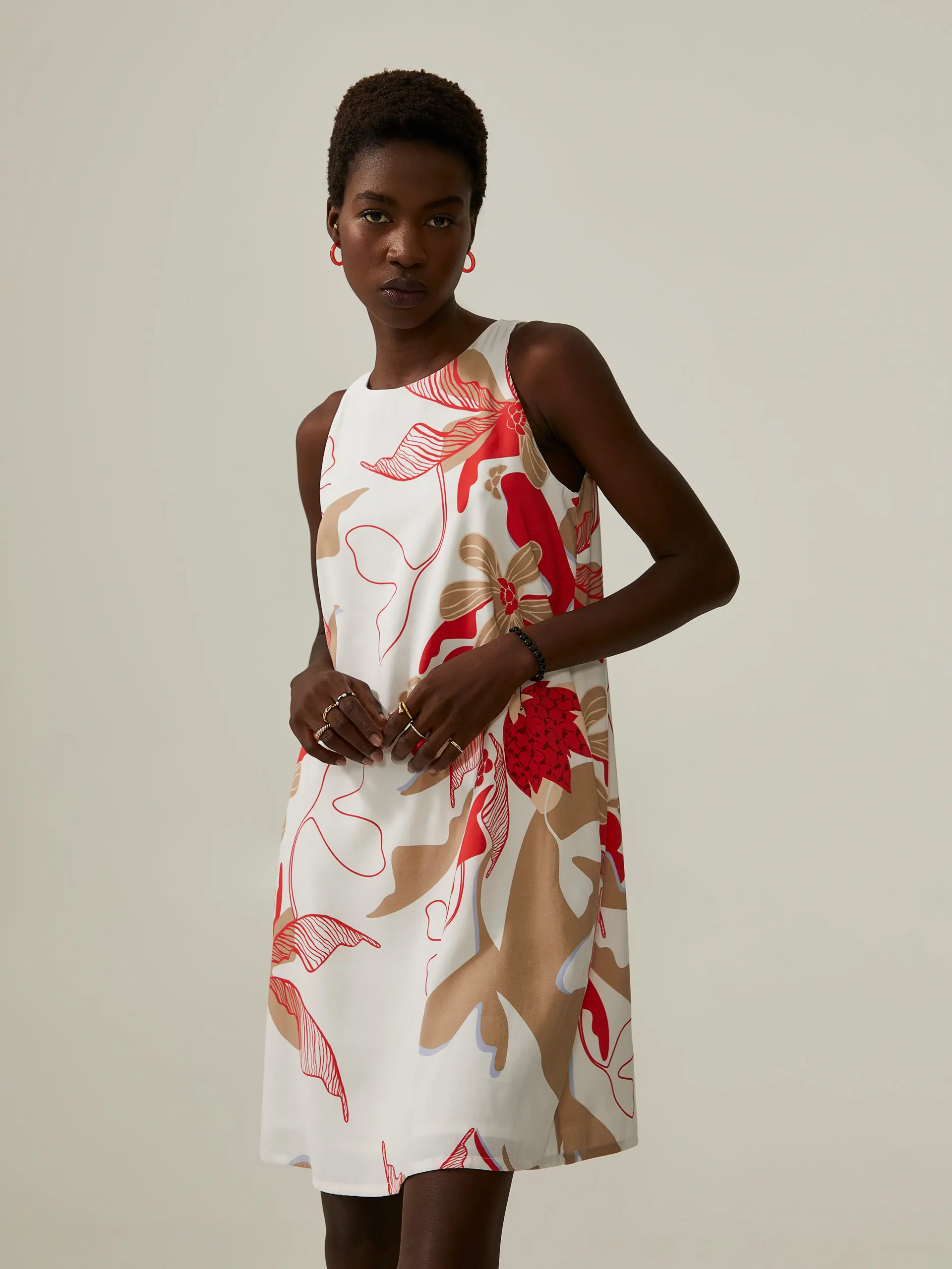 vestido curto fluido