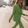 blazer fluído com botões em contraste