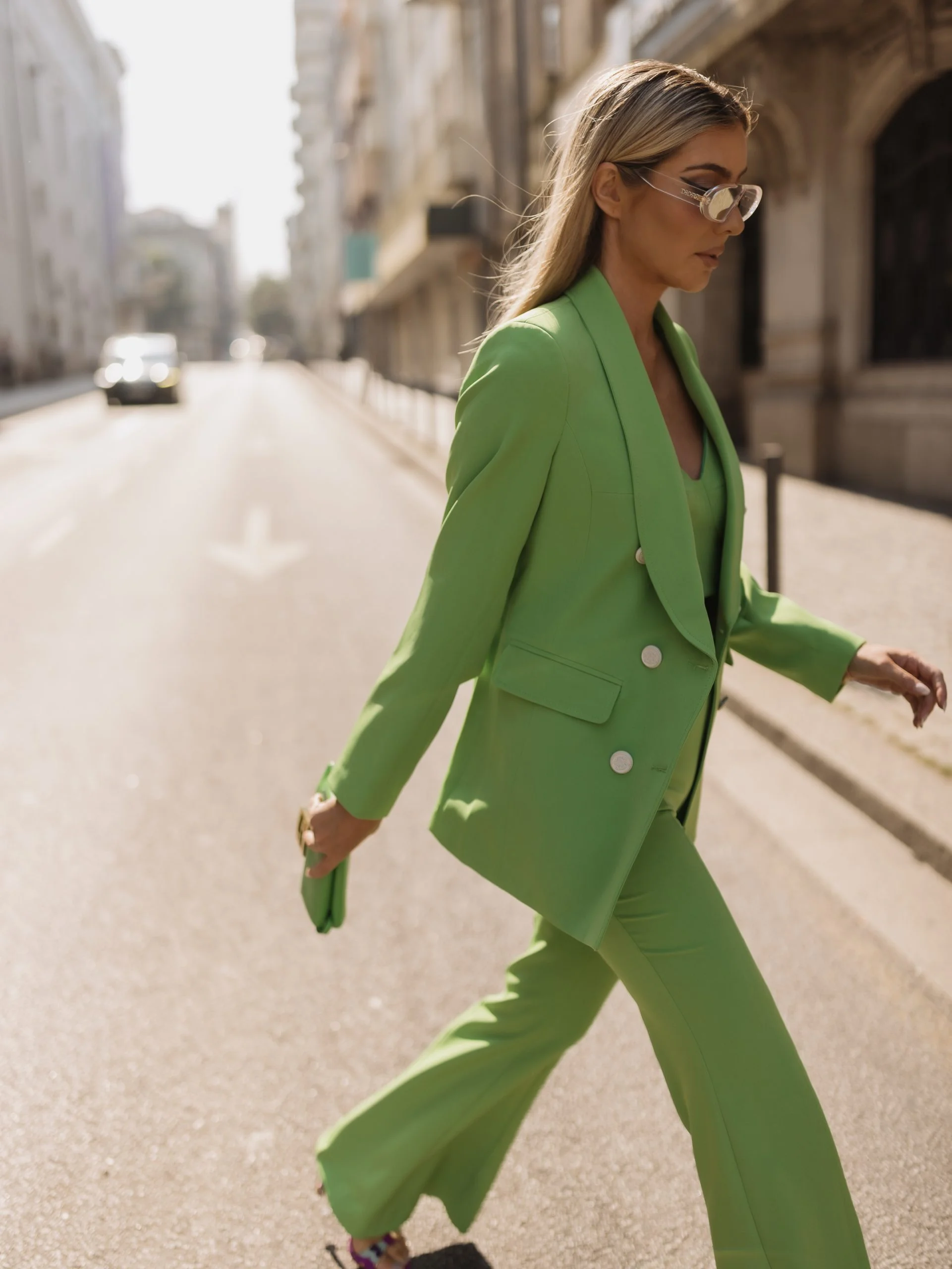 blazer fluído com botões em contraste