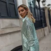 blusa fluída com brilho