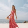 vestido estampado com detalhe de alças fantasia