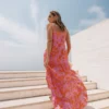 vestido estampado com detalhe de alças fantasia