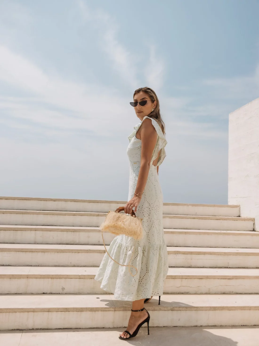vestido rosa midi em bordado