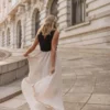 vestido plissado em contraste