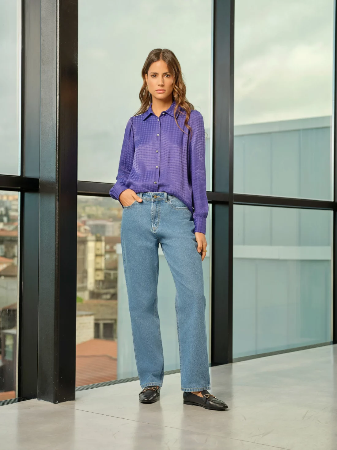 blusa azul botão coração