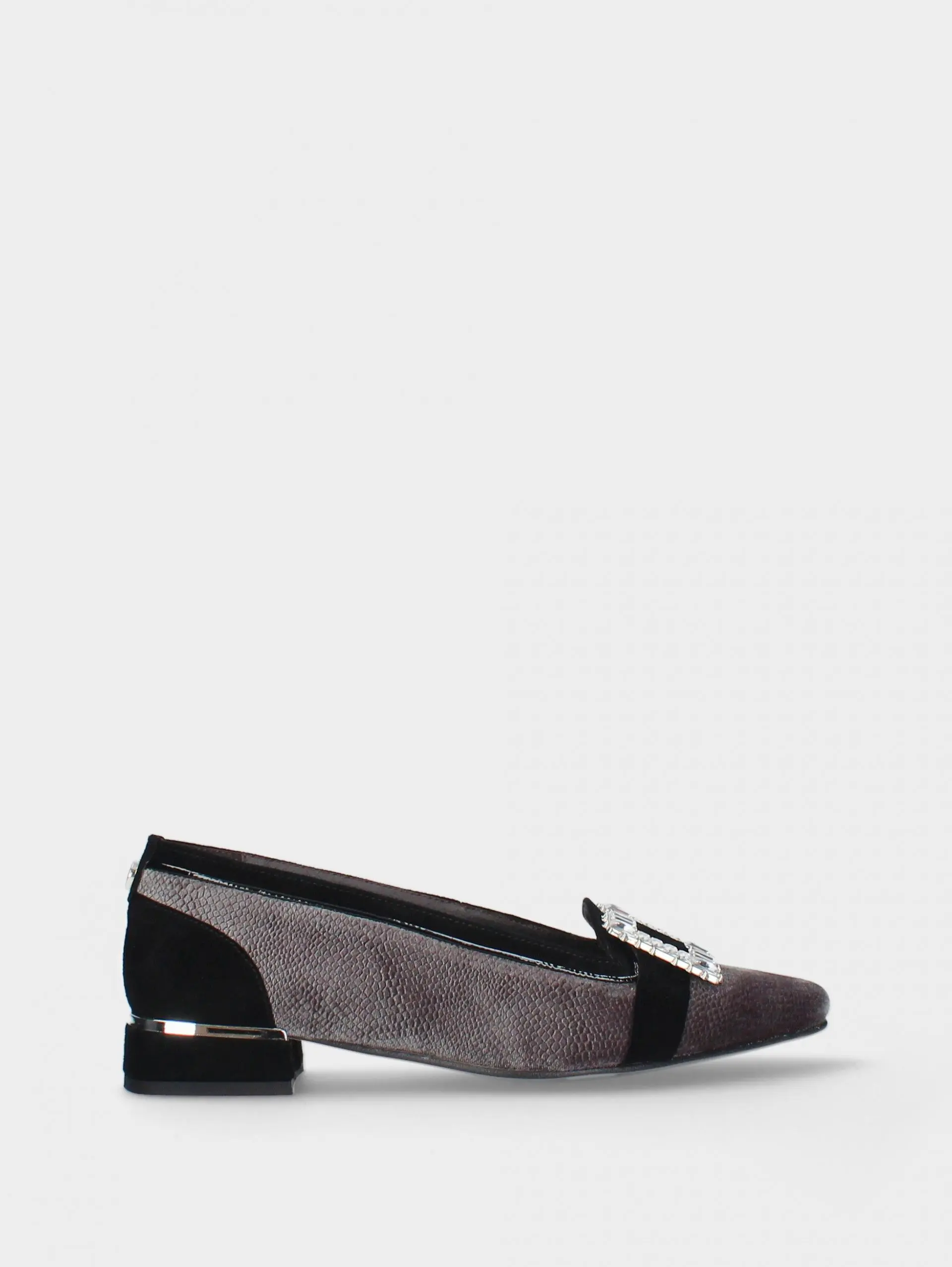 sapato cinzento salto baixo lea 67